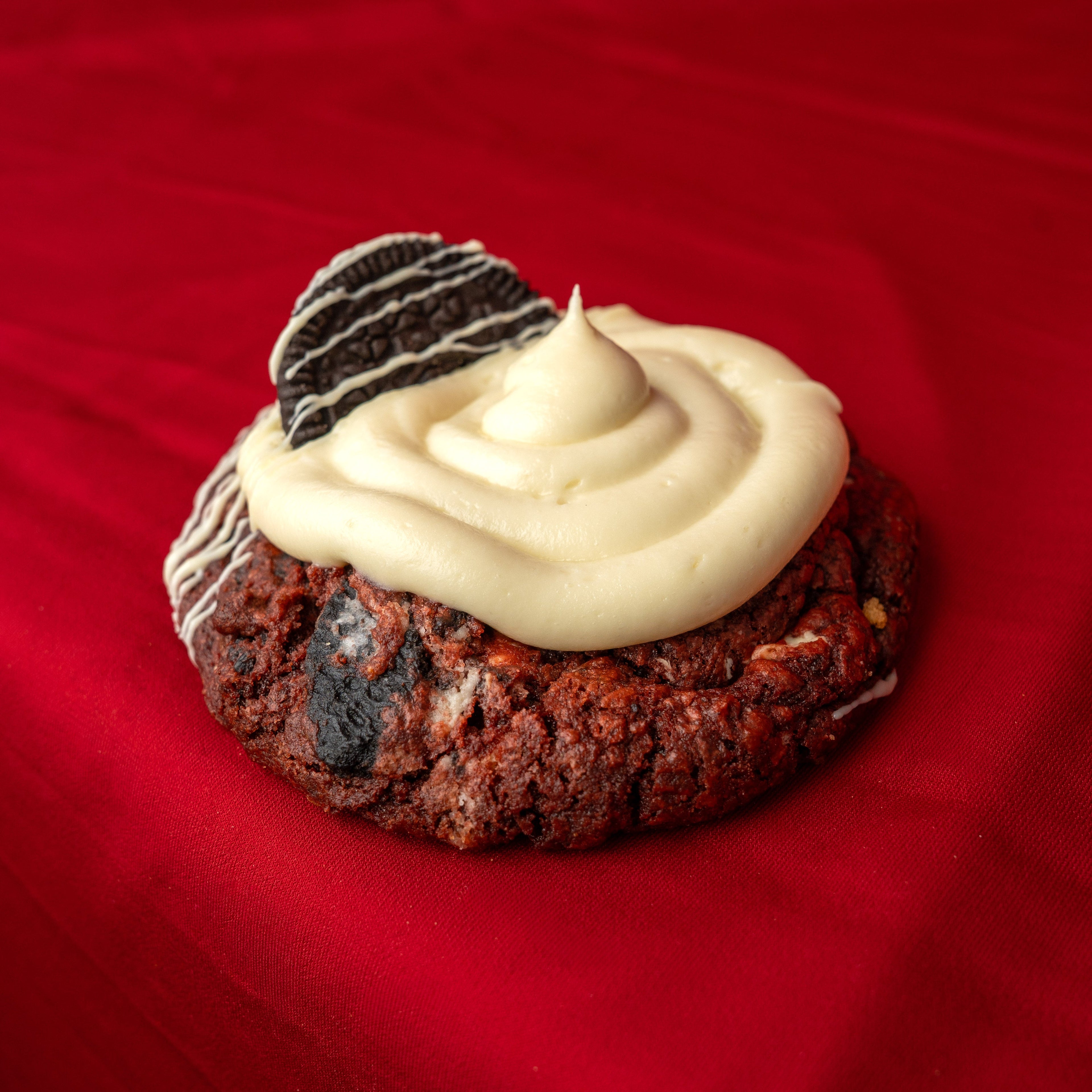Red Velvet Oreo Cookie - Cromble’B